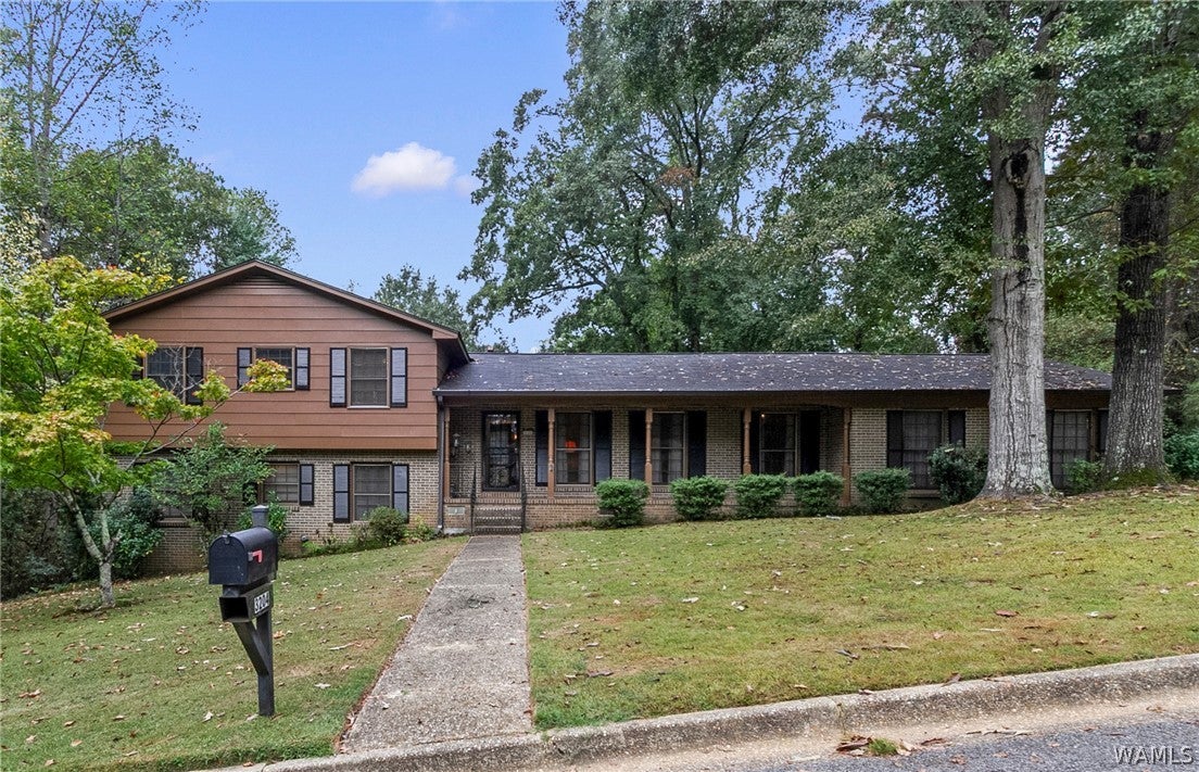3204 Pin Oak Drive