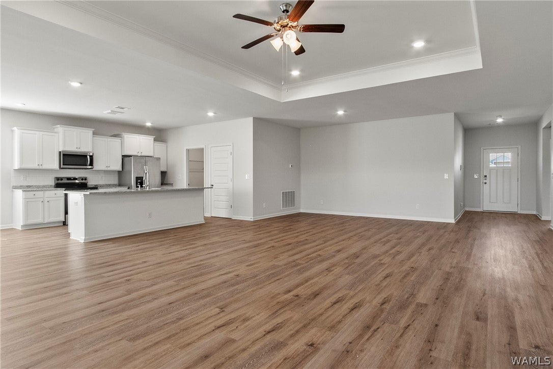 9077 Ivanhoe Drive
