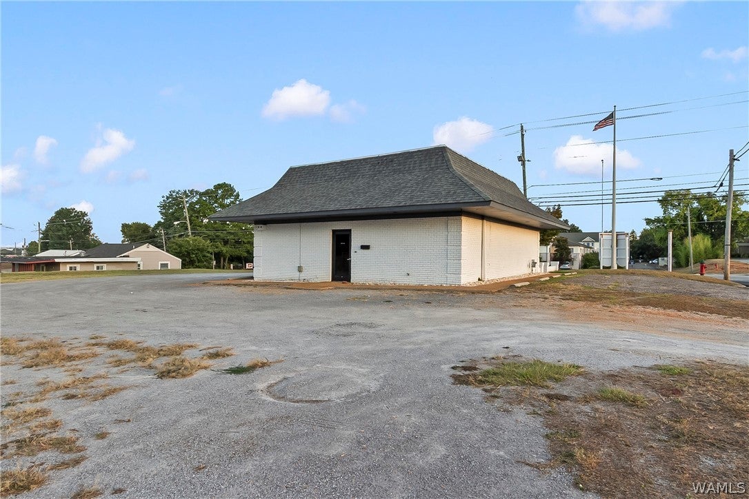 1623 Veterans Memorial Parkway