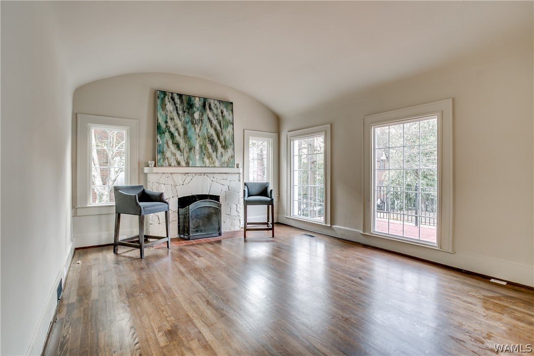 301 Caplewood Drive