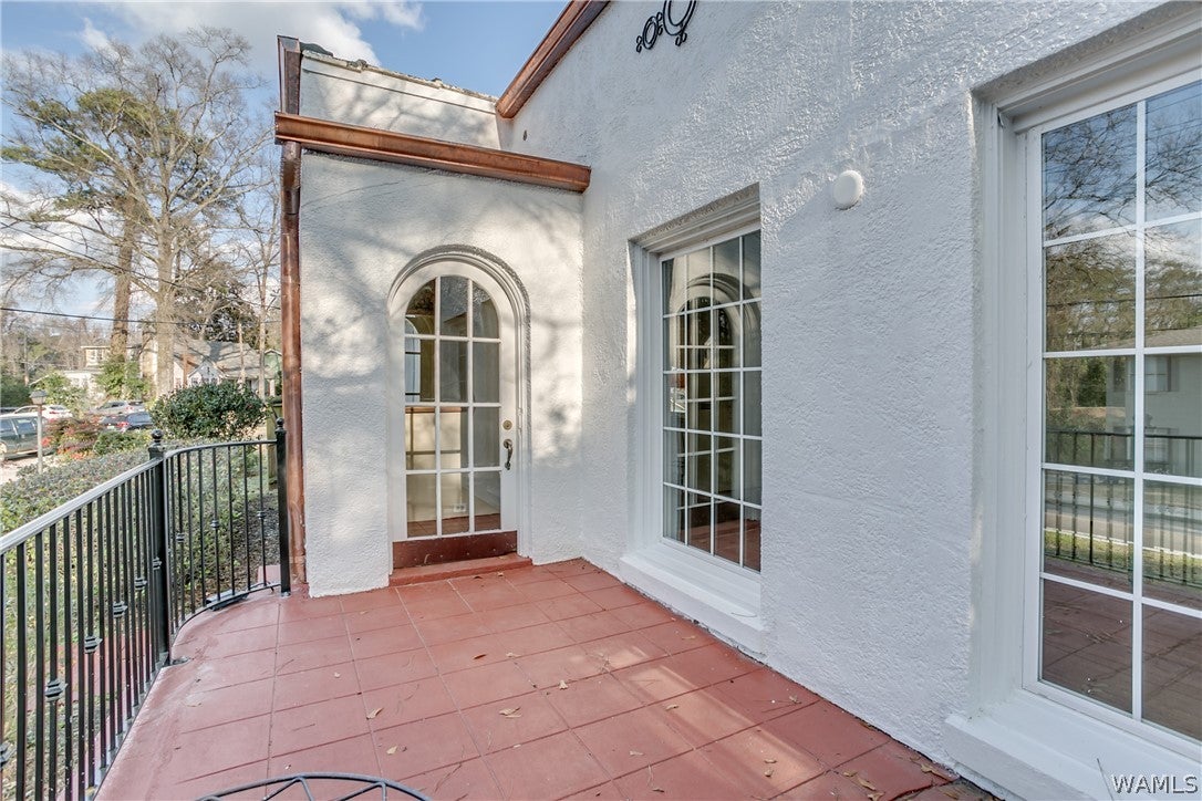 301 Caplewood Drive