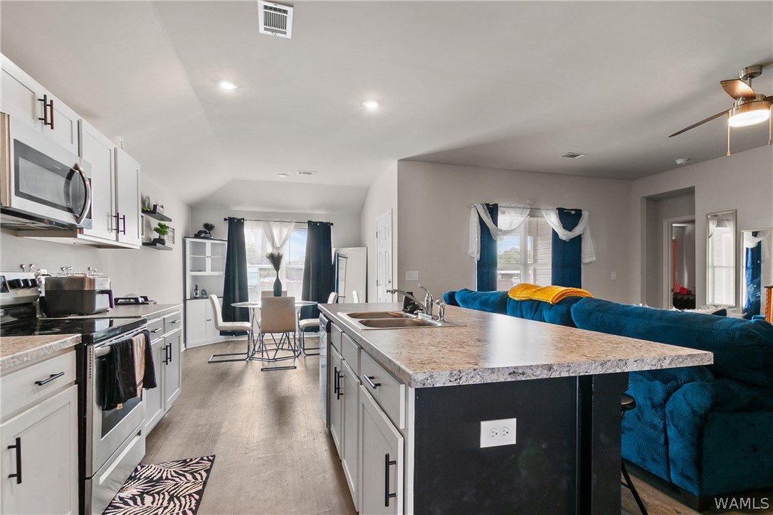 14181 King Arthur Court