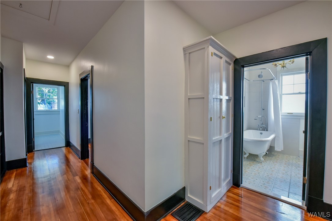 2010 Paul W Bryant Drive, Tuscaloosa, Alabama image 8