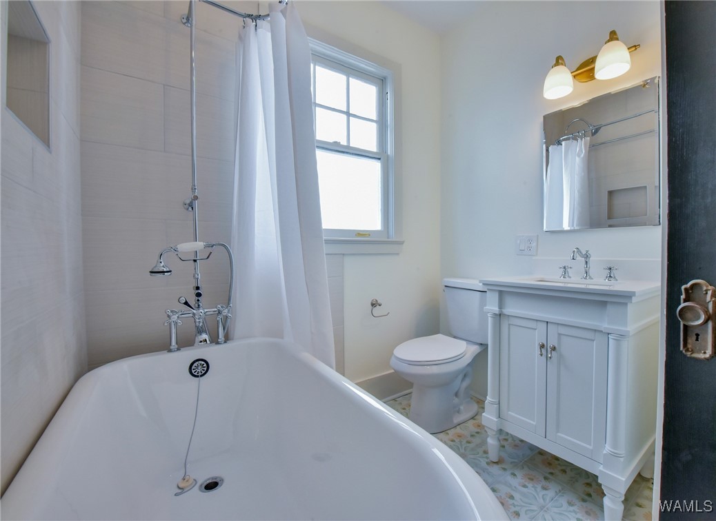 2010 Paul W Bryant Drive, Tuscaloosa, Alabama image 13