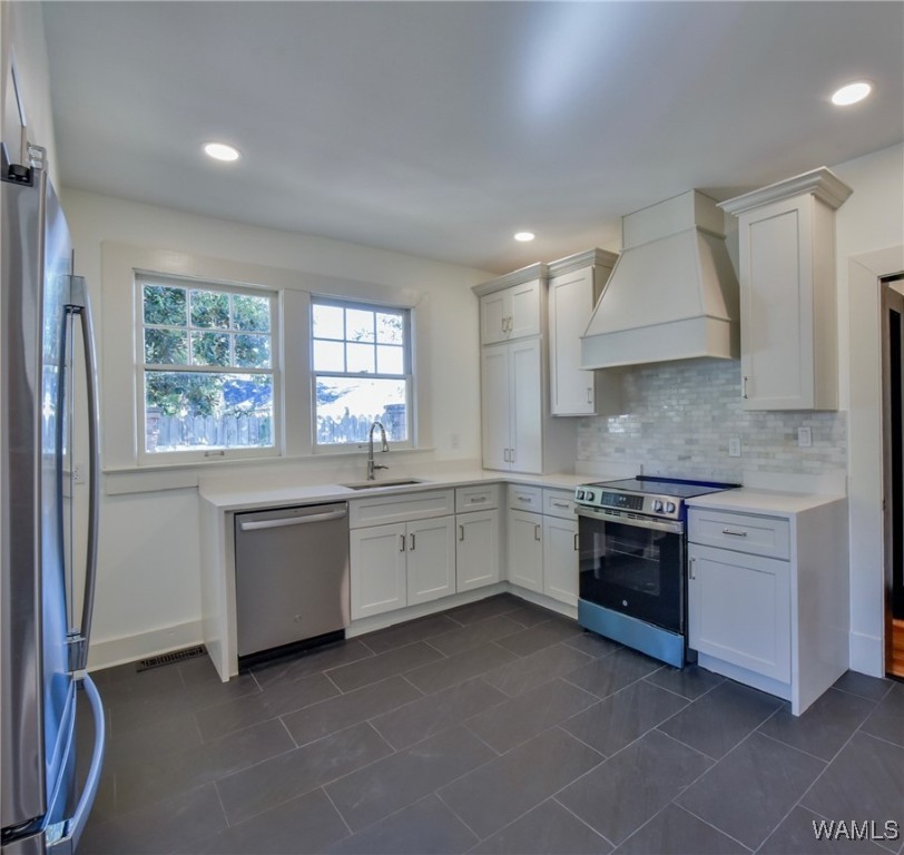 2010 Paul W Bryant Drive, Tuscaloosa, Alabama image 3