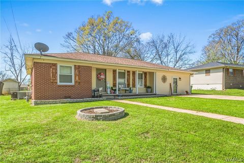 Homes For Sale - 6205 Cottonwood Lane<br/> Cottondale, AL 35453