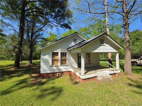 Homes For Sale - 411 10th Avenue<br/> Reform, AL 35481
