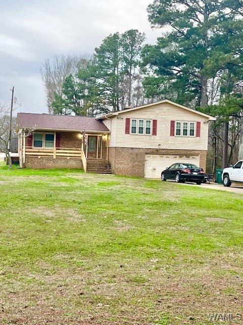 Homes For Sale - 688 County Road 67<br/> Moundville, AL 35474