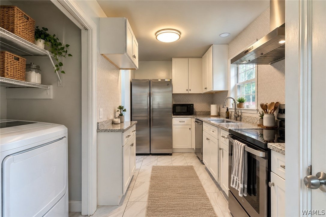 5591-5593 Surrey Lane