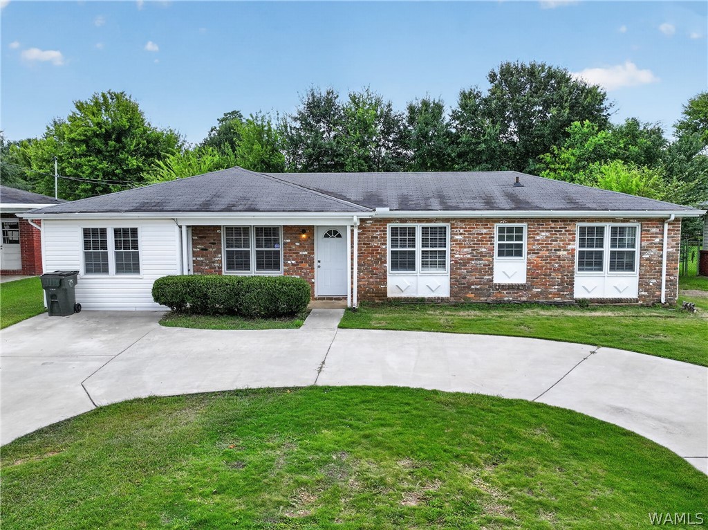 Photo 1 of 41 — 1723 13th Street E, Tuscaloosa, AL 35404