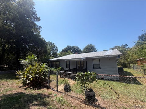 Homes For Sale - 3024 Gresham Circle<br/> Tuscaloosa, AL 35401