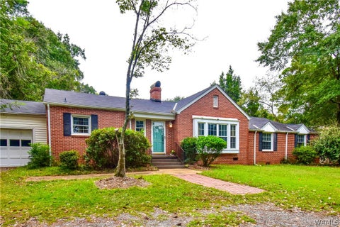 Homes For Sale - 2003 Fairmont Drive<br/> Tuscaloosa, AL 35405