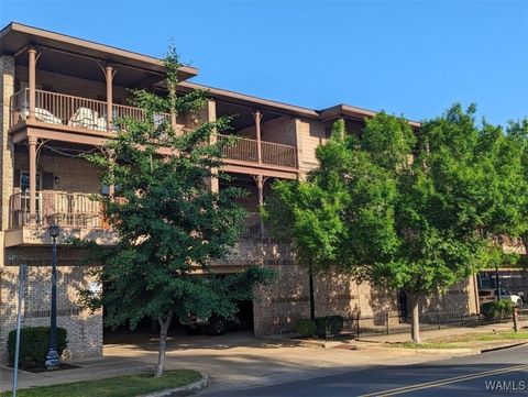 Condo For Sale - 820 Frank Thomas Avenue #201<br/> Tuscaloosa, AL 35401