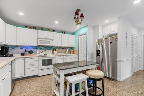 Homes For Sale - 16271 Pine Lake Road<br/> North Port, AL 35475