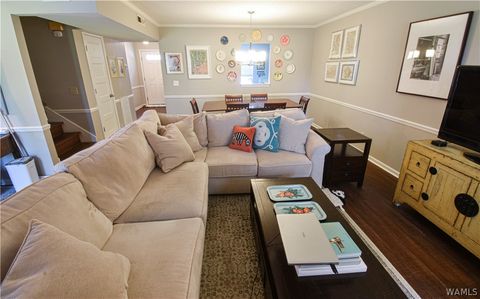 Homes For Sale - 1005 Fairfax Drive<br/> Tuscaloosa, AL 35406