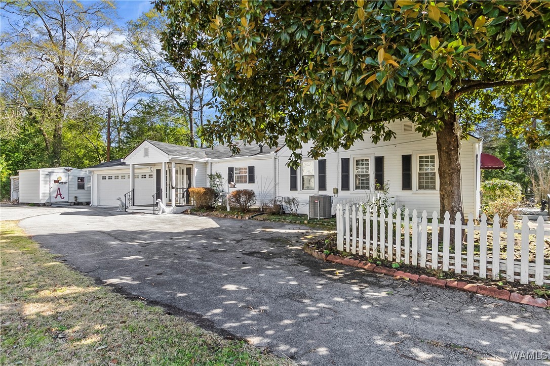 1523 Bellwood Lane Ln, North Port, Alabama image 2