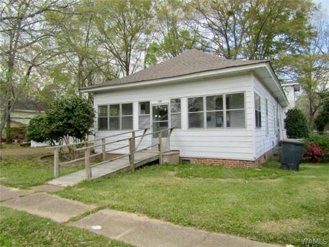 Homes For Sale - 335 5th Street<br/> Fayette, AL 35555