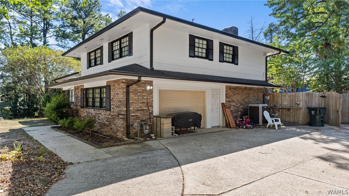 300 Woodridge Drive