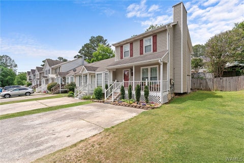 Homes For Sale - 352 Jamestown Manor<br/> Gardendale, AL 35071