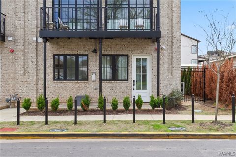 Townhouse For Sale - 1407 8th Street<br/> Tuscaloosa, AL 35401