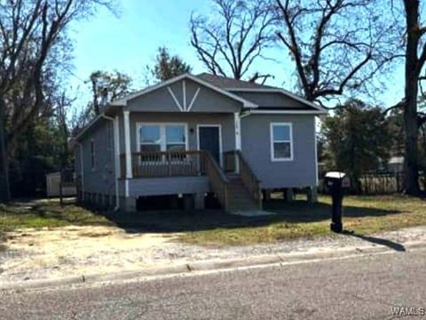 Homes For Sale - 2616 J L Chestnut Blvd Blvd<br/> Selma, AL 36703