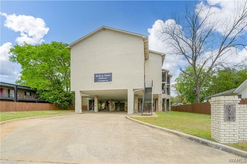 Condo For Sale - 1721 Hackberry Lane #5<br/> Tuscaloosa, AL 35401