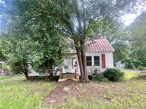 Homes For Sale - 621 3rd Avenue<br/> Aliceville, AL 35442