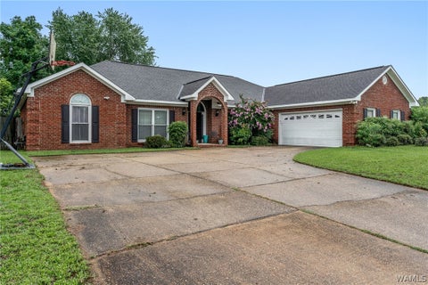 Homes For Sale - 1420 Inverness Parkway<br/> Tuscaloosa, AL 35405