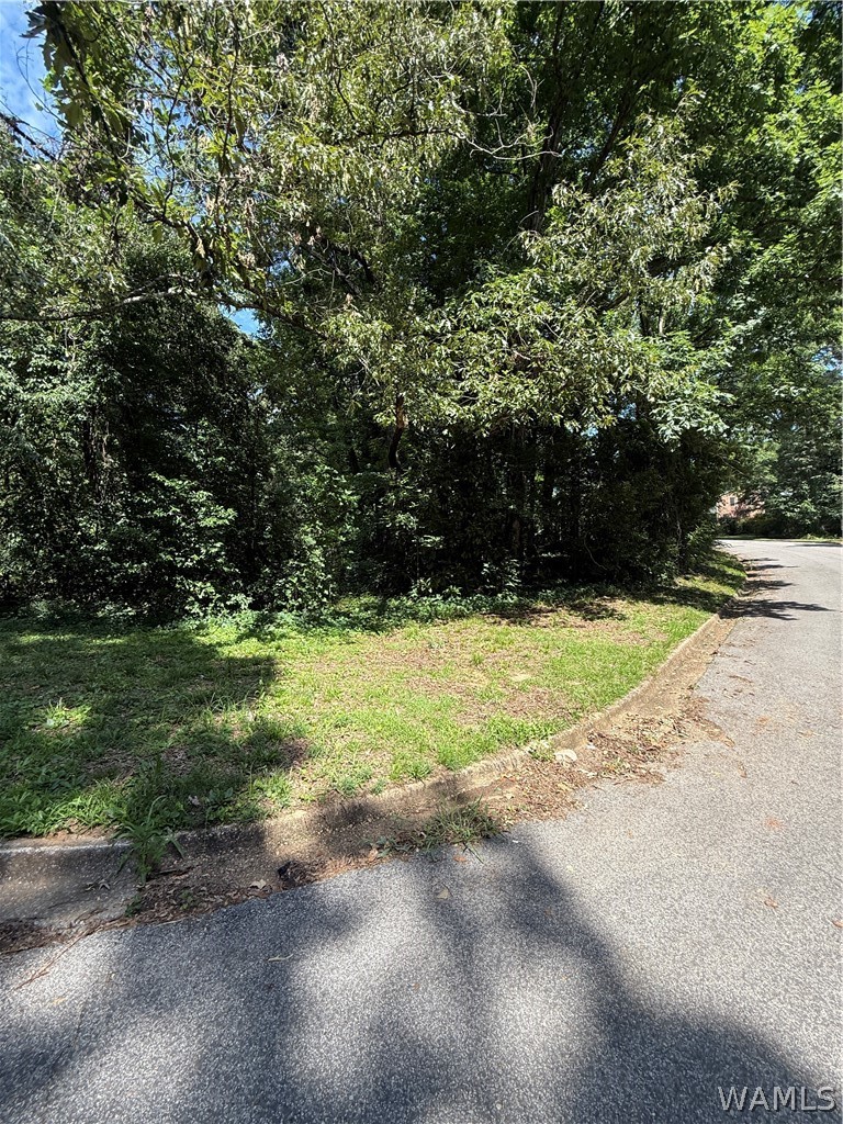 3005 Woodland Road
