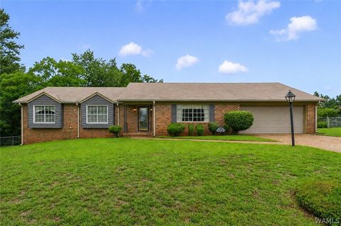 Homes For Sale - 1604 Wakefield Drive<br/> Tuscaloosa, AL 35405