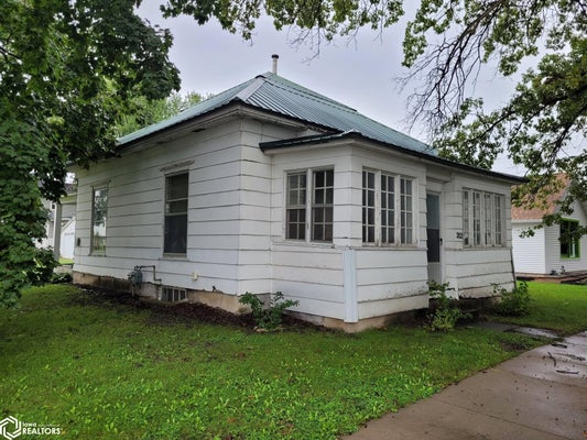 202 E JACKSON ST, SIGOURNEY, IA 52591 - Image 014c867ebf10da4d58ee83007eb6109e/1416282966