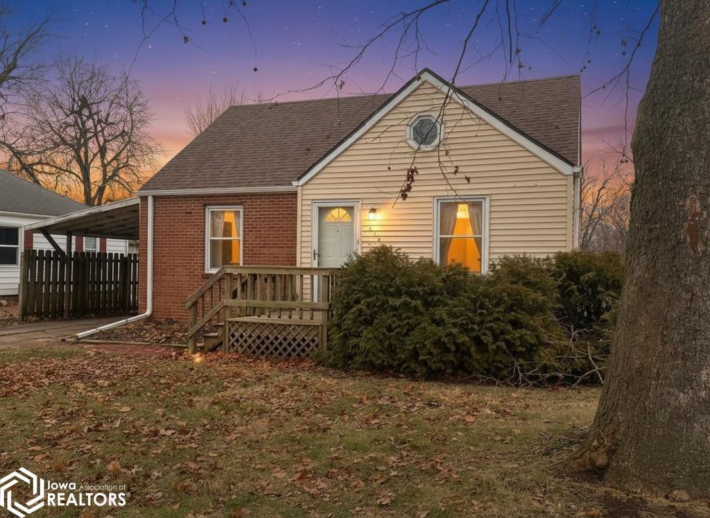 Photo of 134 Minnesota Street, Ottumwa, IA 52501 (MLS # 6335028)