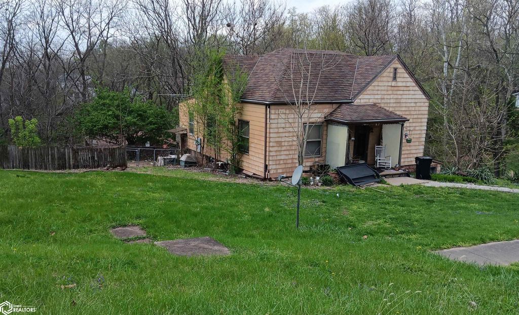 Photo of 617 N 5Th Street, Ottumwa, IA 52501 (MLS # 6337482)