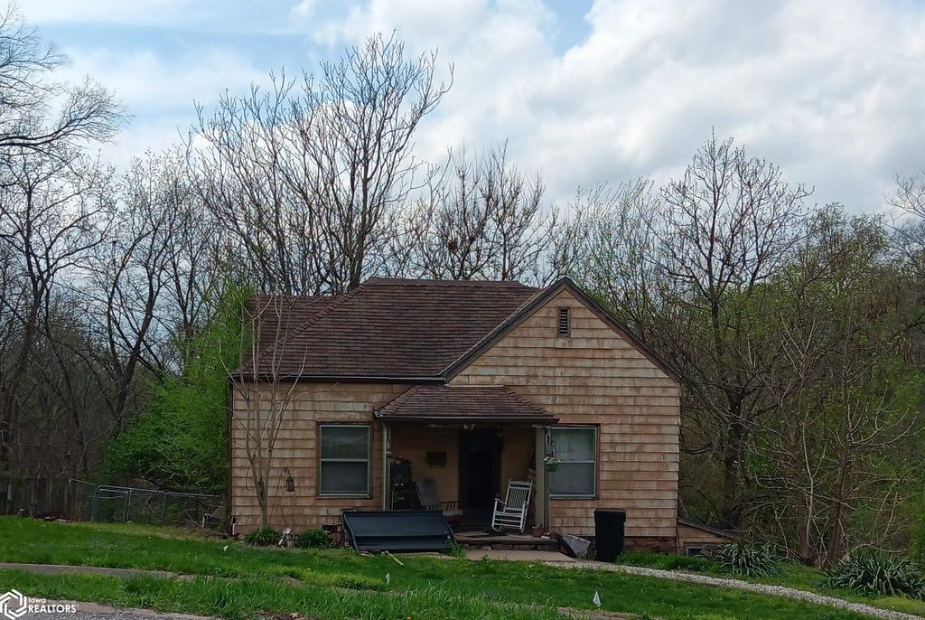 Photo of 617 N 5Th Street, Ottumwa, IA 52501 (MLS # 6337482)