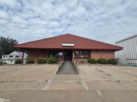 Photo of 207 S Harrison Street, Mount Pleasant, IA 52641 (MLS # 6331149)