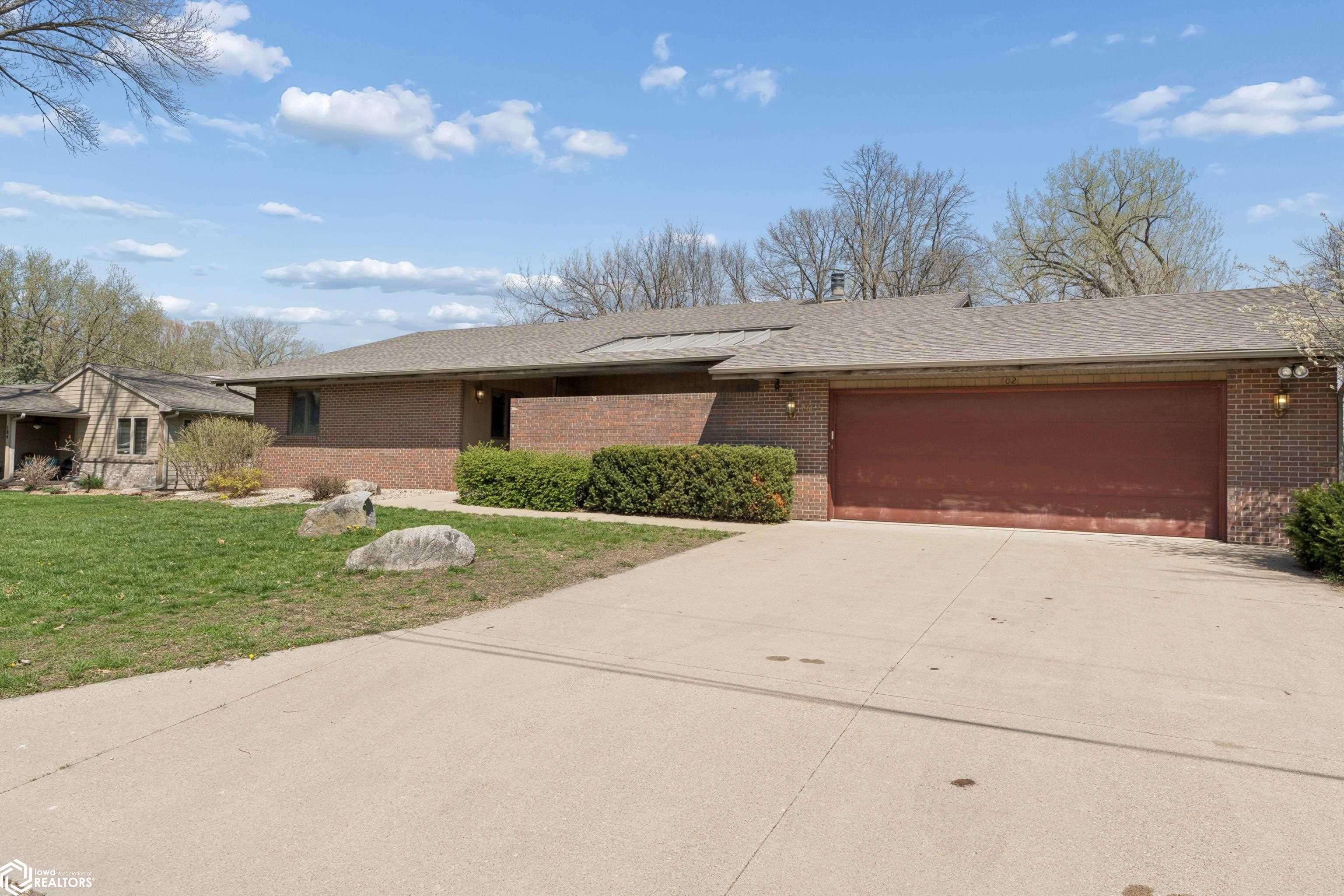 102 34th Street W