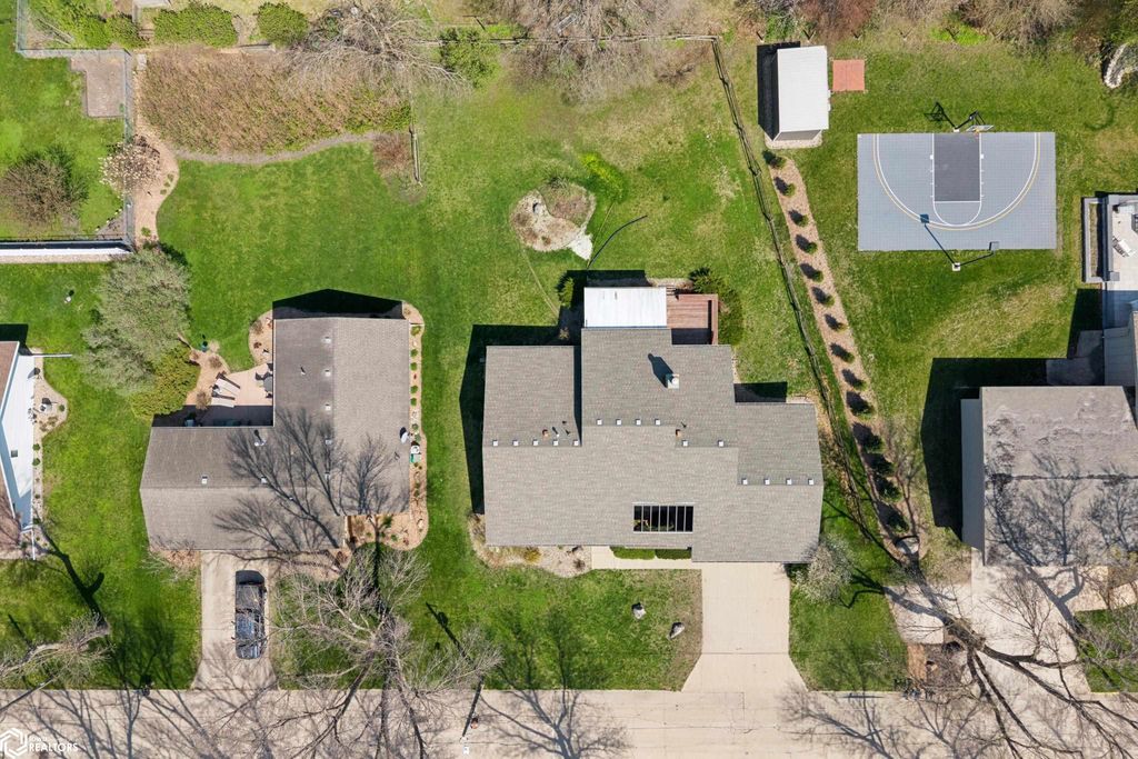 Photo of 102 34th Street W, Clear Lake, IA 50428 (MLS # 6337582)