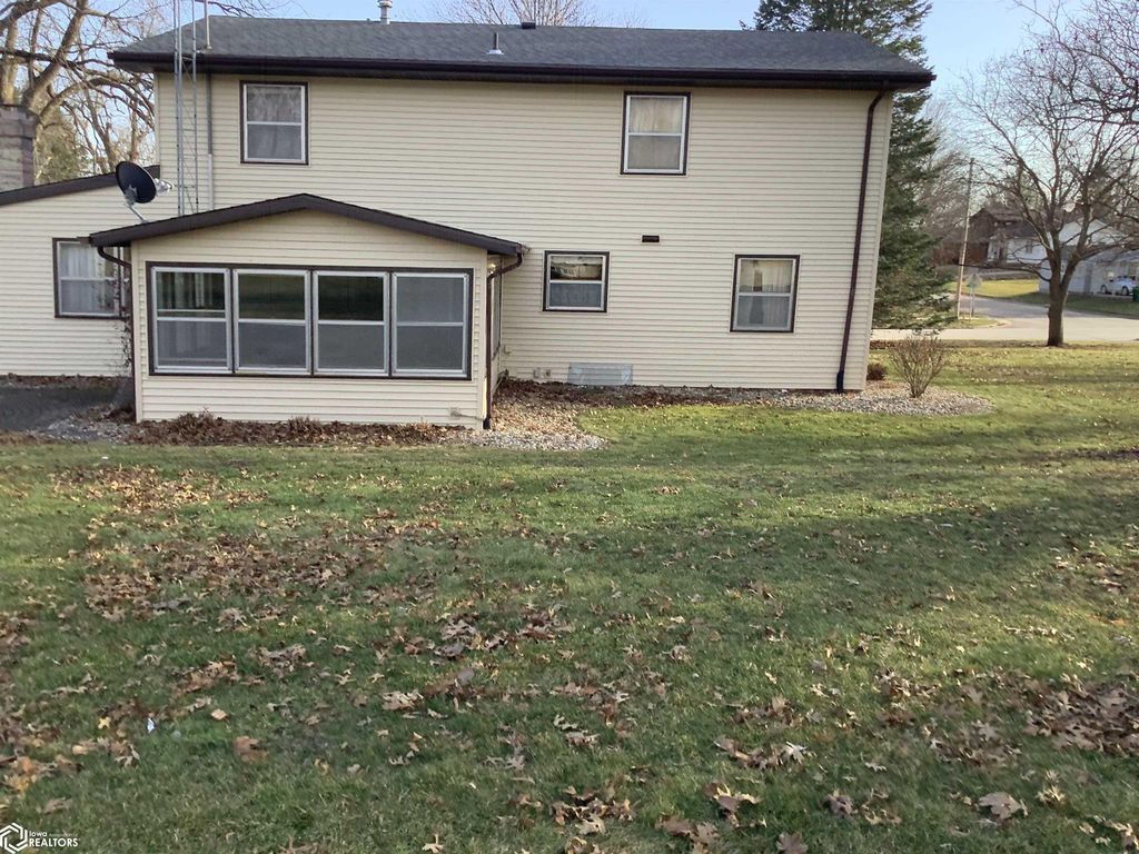 Photo of 708 3Rd Avenue SE, Hampton, IA 50441 (MLS # 6336305)