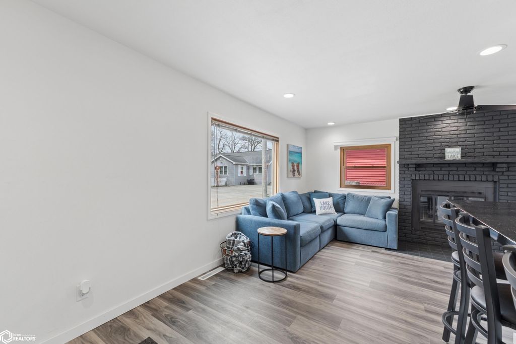 Photo of 104 14th PL Pl S, Clear Lake, IA 50428 (MLS # 6337604)