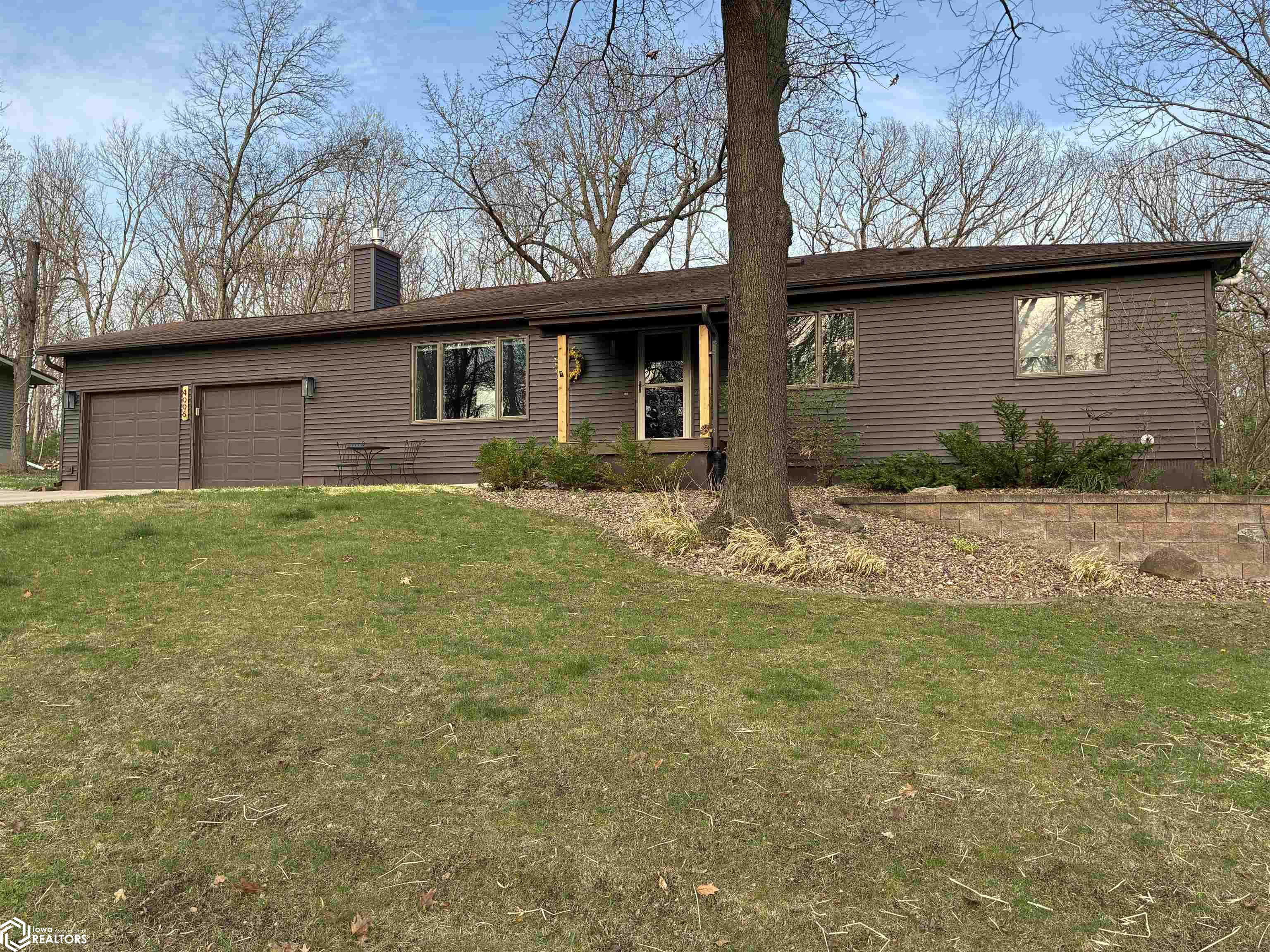 Photo 1 of 33 — 4006 Sycamore Drive, Mount Pleasant, IA 52641