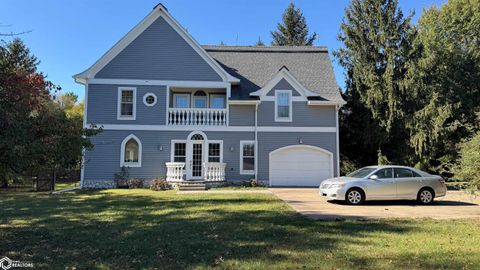 2105 Silverlakes Circle Fairfield IA 52556