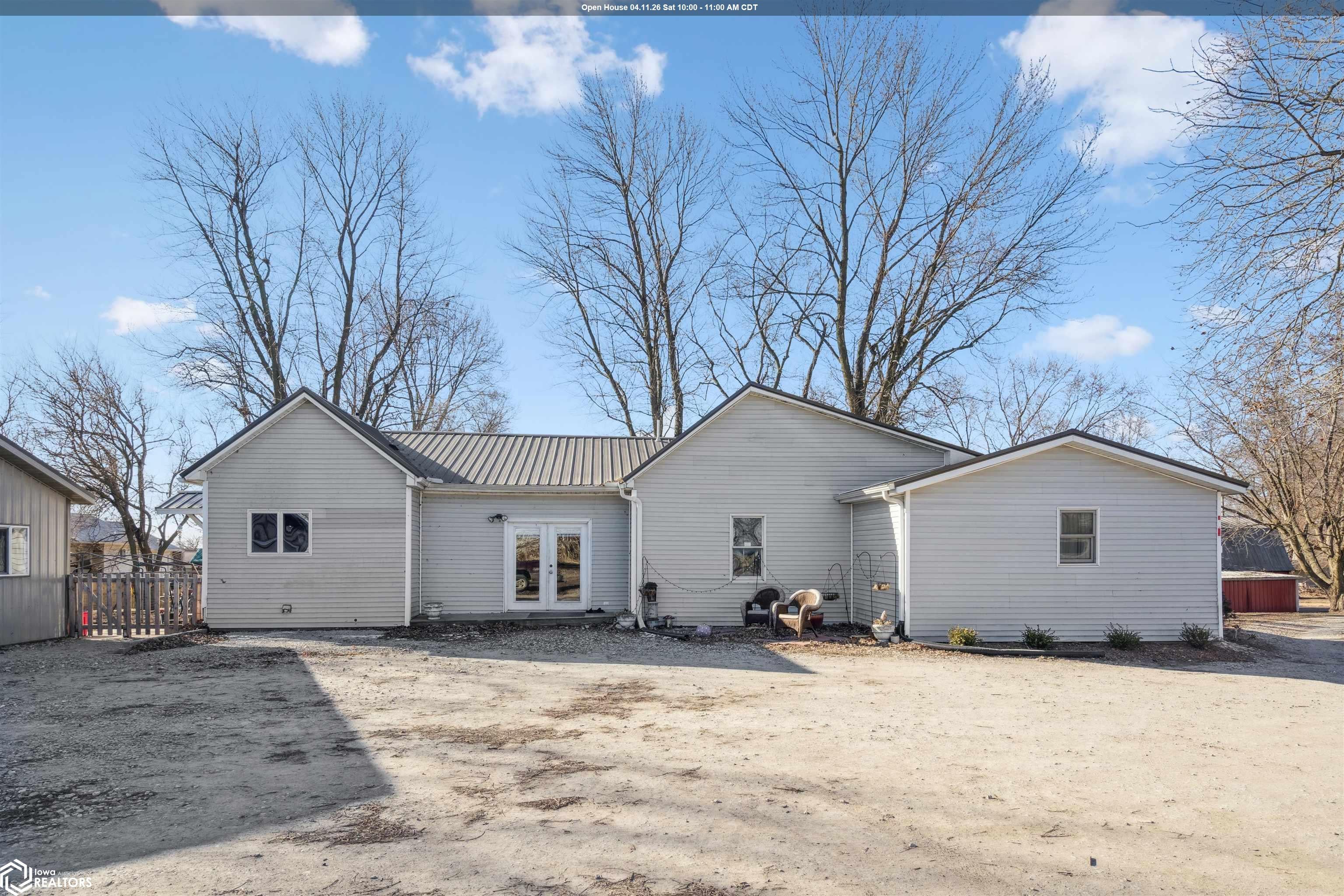 Photo 1 of 28 — 300 N Brazelton St., Mount Pleasant, IA 52641