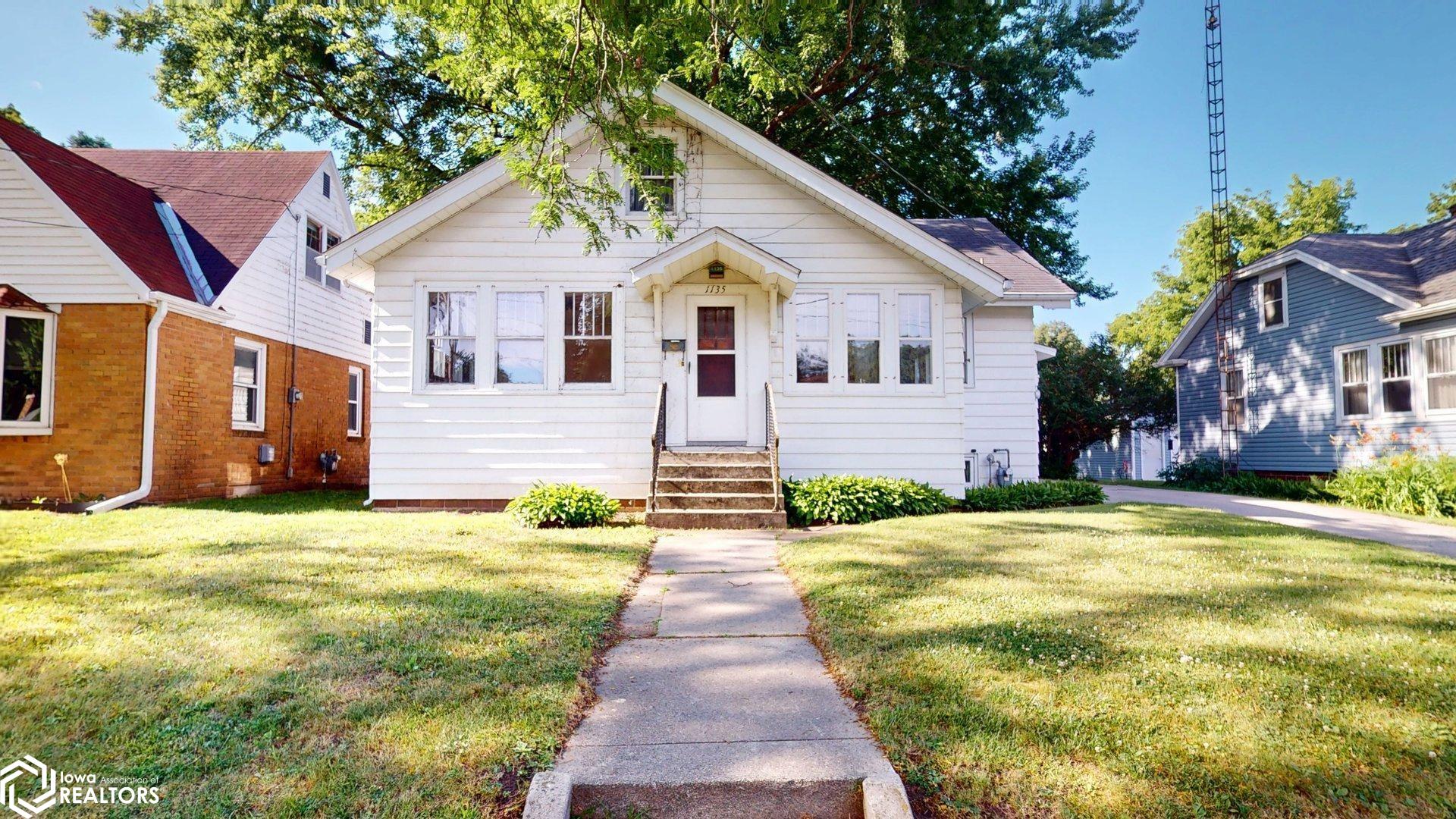 Photo 1 of 18 — 1135 1St Street SW, Mason City, IA 50401
