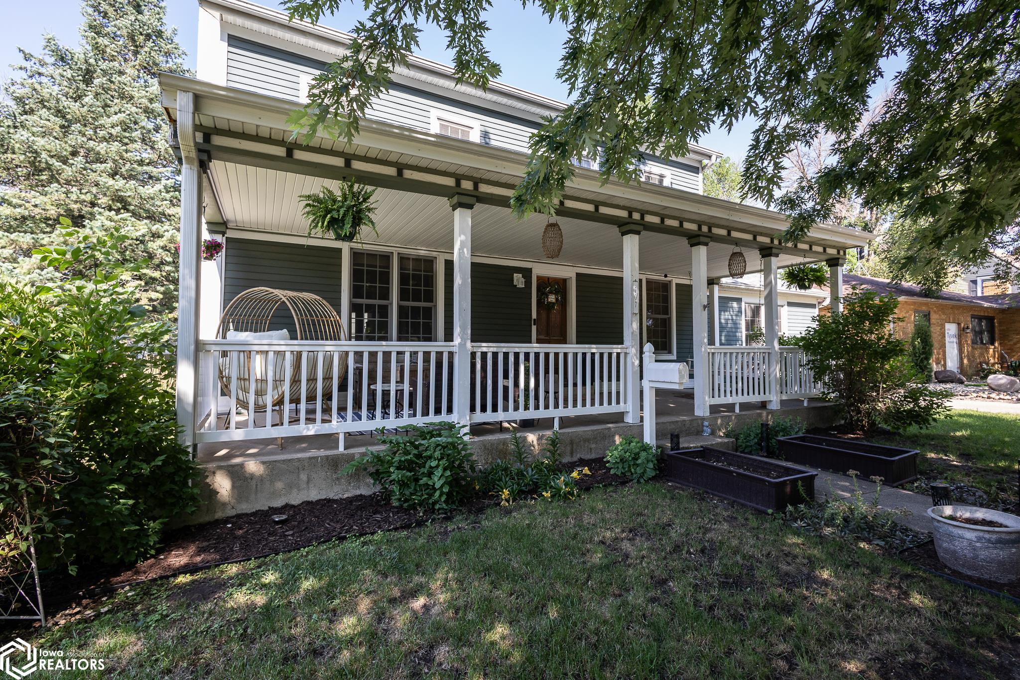 Photo 1 of 28 — 707 N 4th Street, Clear Lake, IA 50428