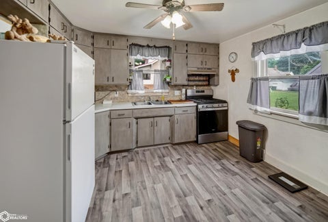 Tiny photo for 1021 1St Avenue, Ackley, IA 50601 (MLS # 6342378)