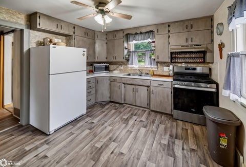 Tiny photo for 1021 1St Avenue, Ackley, IA 50601 (MLS # 6342378)