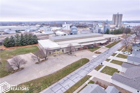 309 & 322 South Street Pella IA 50219