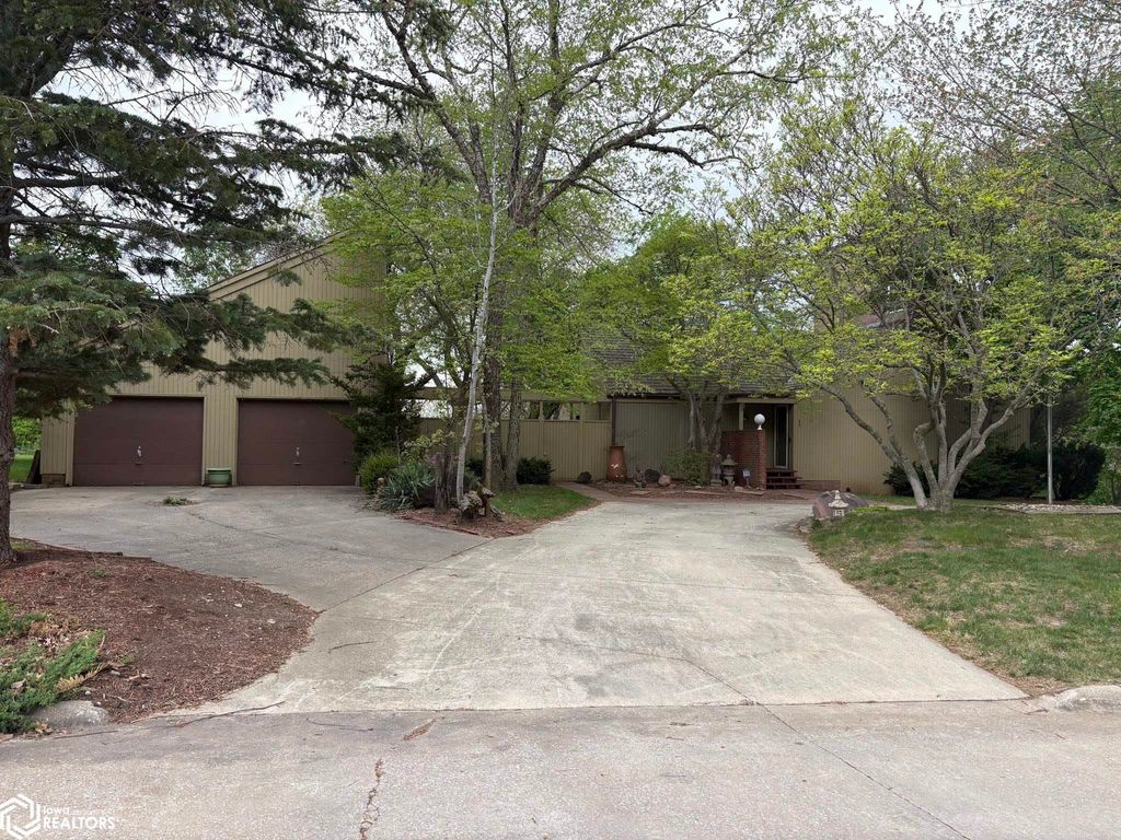 Photo of 1 Robin Hill Lane, Red Oak, IA 51566 (MLS # 6337716)