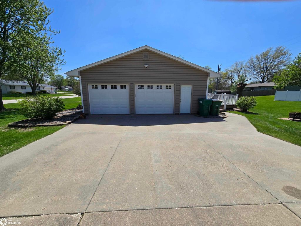 Photo of 902 N Mulberry Street, Creston, IA 50801 (MLS # 6337530)