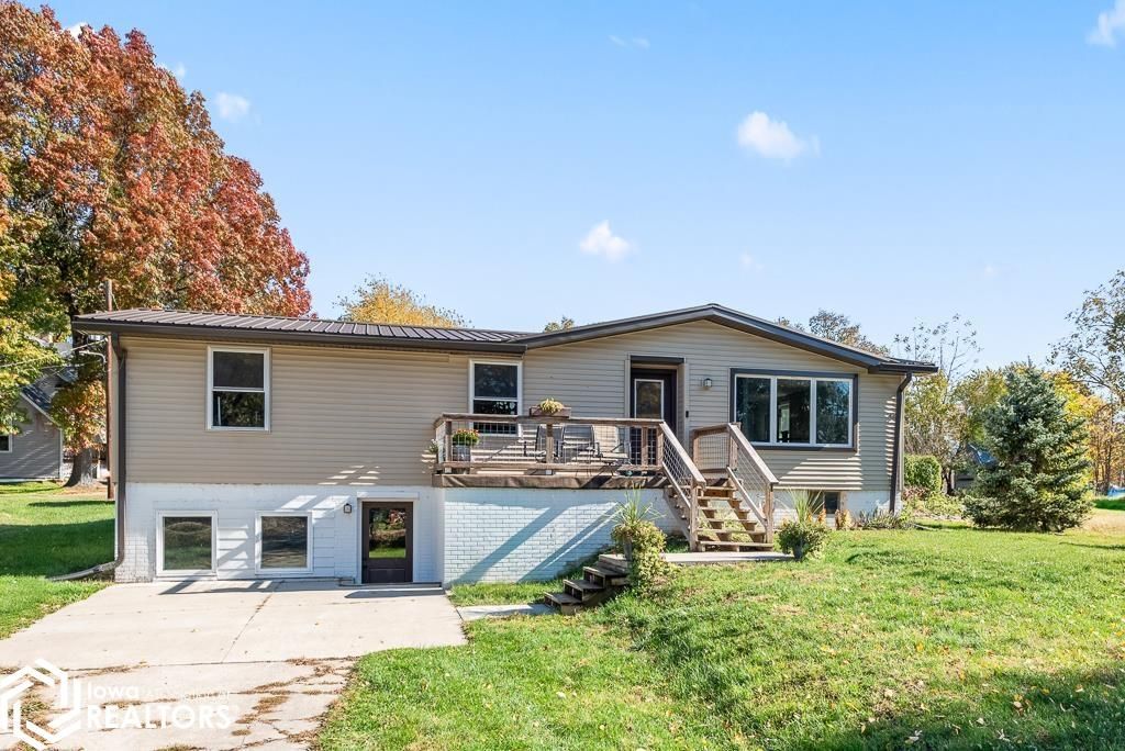 Photo of 404 Elm Street, Bloomfield, IA 52537 (MLS # 6333390)